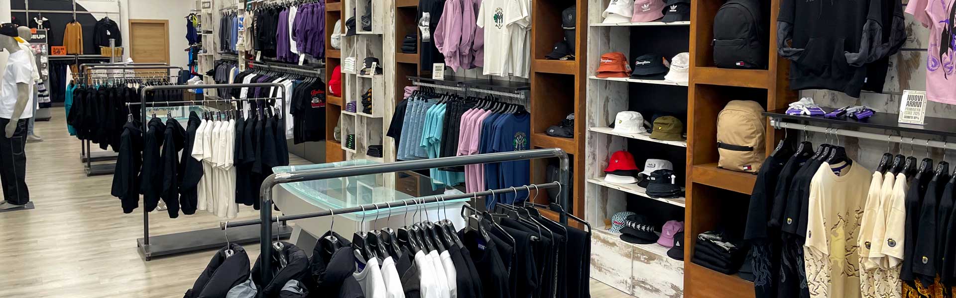 Abbigliamento su Riseupwear.it