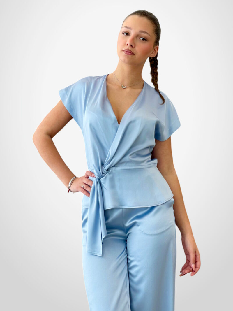 Blusa con fiocco