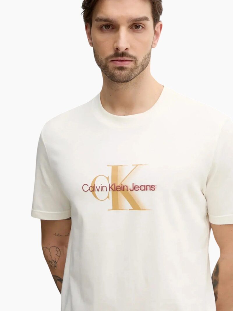T-shirt con monogramma dinamico